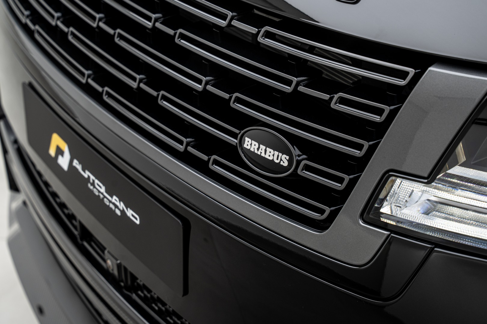 2023 RANGE ROVER P530 AUTOBIOGRAPHY BRABUS CARBON BODY KIT